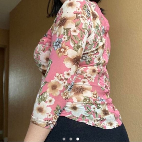 Floral top stretchy - Picture 3 of 4